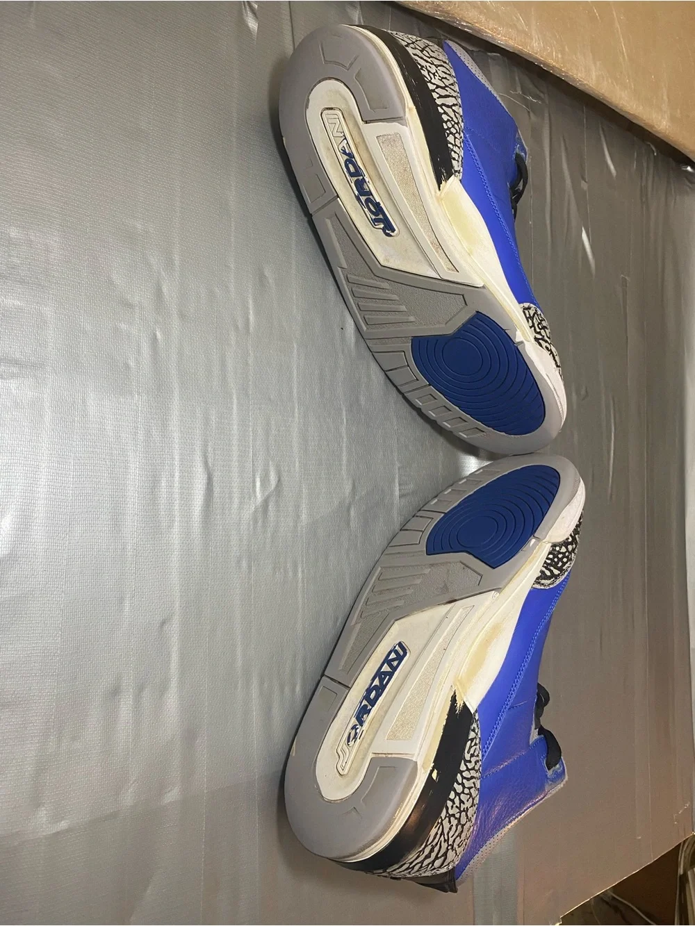 Jordan Air Jordan 3 Retro Varsity Royal CT8532-400 Men’s Mid Top Sneakers